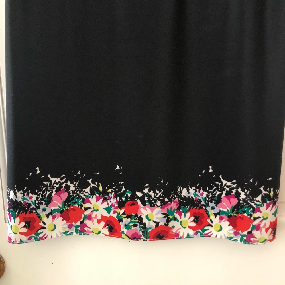 Black polyester dress